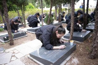 山东航空学院艺术学院：缅怀英烈...